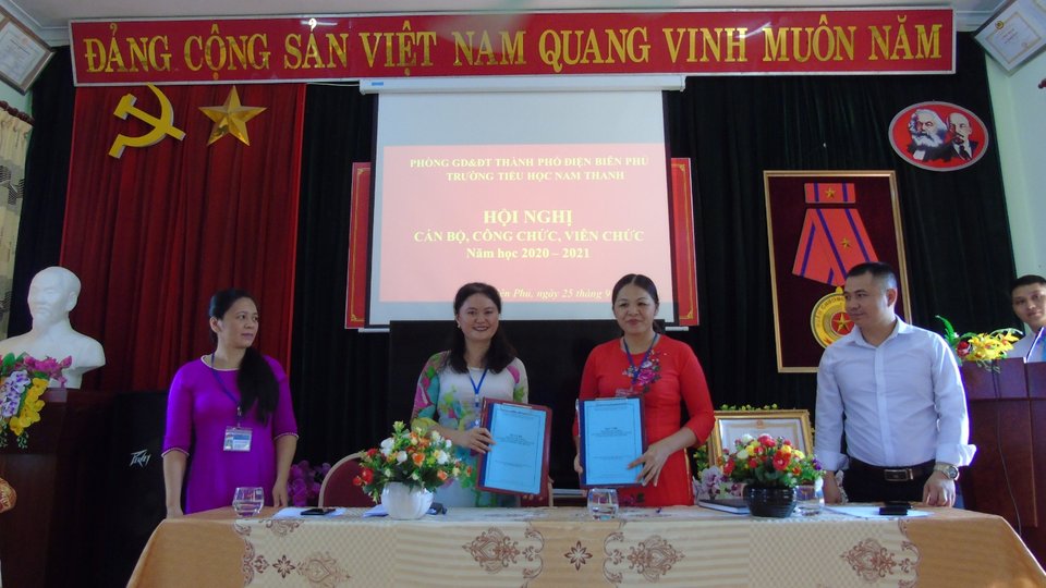 Trường Tiểu học Nam Thanh tổ chức Hội nghị cán bộ công nhân viên nhà trường năm học 2020-2021
