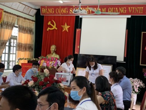 Ảnh Bỏ phiếu tín nhiệm hiệu trưởng – 11