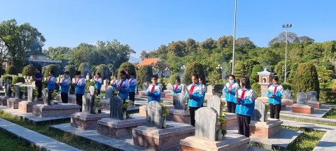 Ảnh Viếng nghĩa trang liệt sĩ năm 2022 – 33