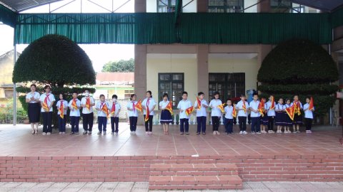 Ảnh Trao phần thưởng cho GV và HS đạt thành tích trong năm học 2022-2023 – 4