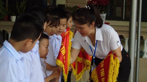 Ảnh Trao phần thưởng cho GV và HS đạt thành tích trong năm học 2022-2023 – 12