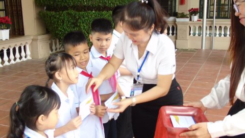Ảnh Trao phần thưởng cho GV và HS đạt thành tích trong năm học 2022-2023 – 13