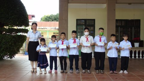 Ảnh Trao phần thưởng cho GV và HS đạt thành tích trong năm học 2022-2023 – 17
