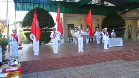 Ảnh Công an phường Nam Thanh tuyên truyền ATGT cho các em học sinh nhà trường – 4