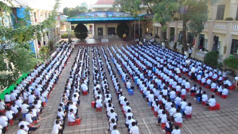 Ảnh Công an phường Nam Thanh tuyên truyền ATGT cho các em học sinh nhà trường – 17