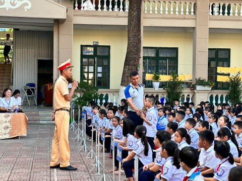 Ảnh Phòng CSGT Thành phố tuyên truyền cho học sinh luật ATGT – 8