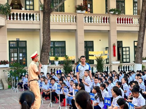 Ảnh Phòng CSGT Thành phố tuyên truyền cho học sinh luật ATGT – 9