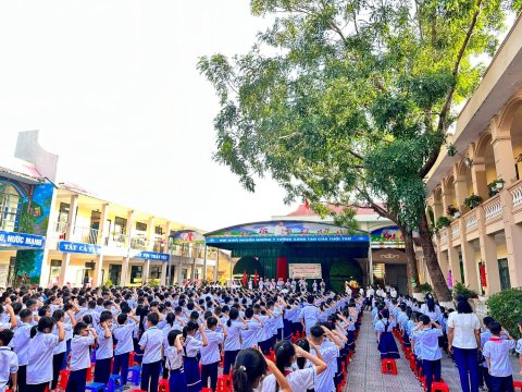 Ảnh Phòng CSGT Thành phố tuyên truyền cho học sinh luật ATGT – 20